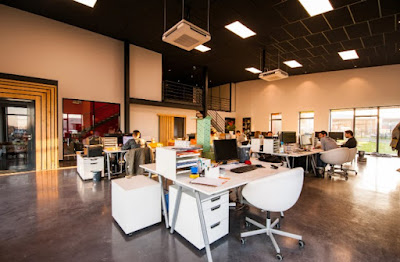 Advertising-agency
